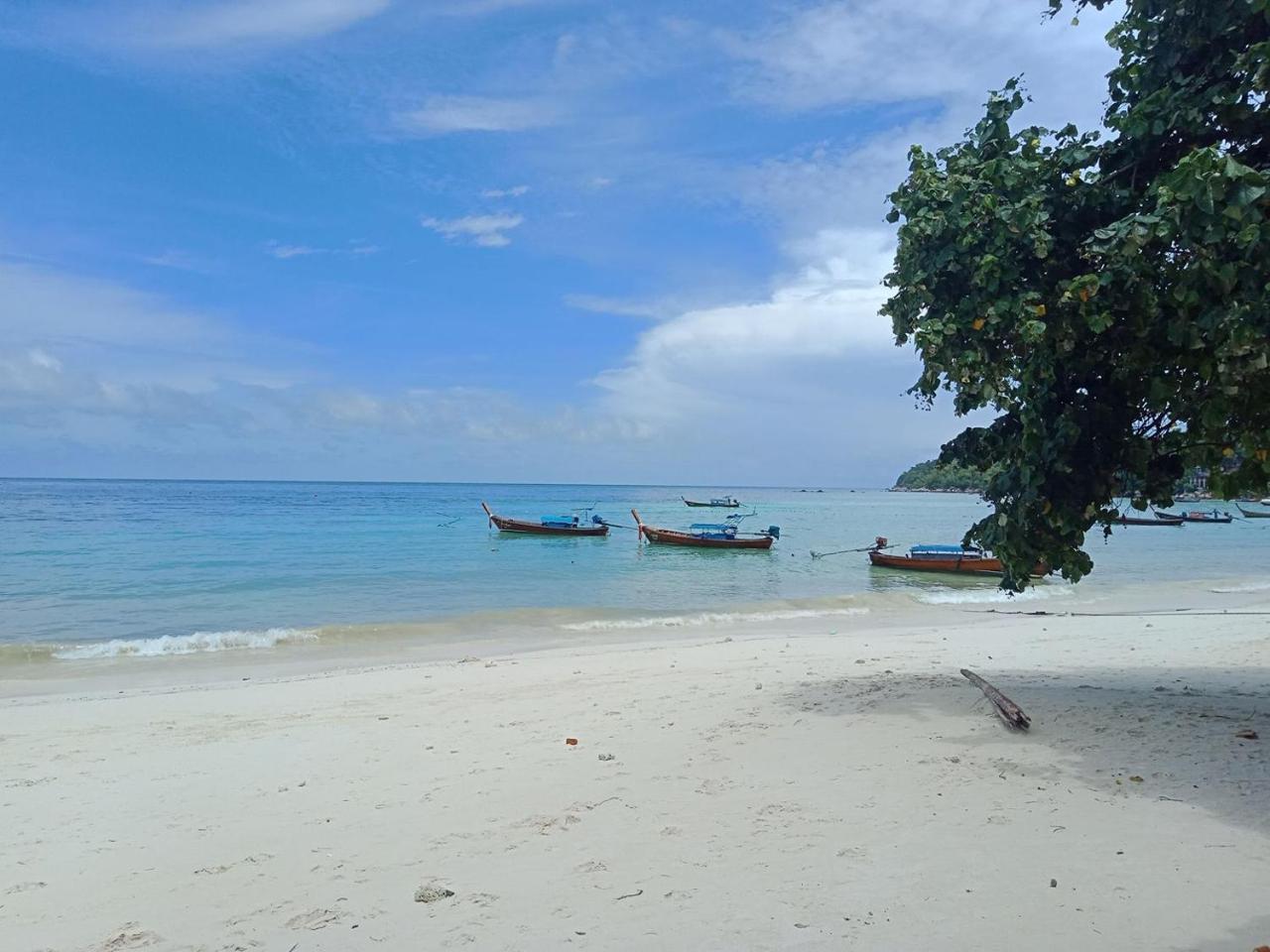 Charming Lipe Beach Resort Eksteriør bilde
