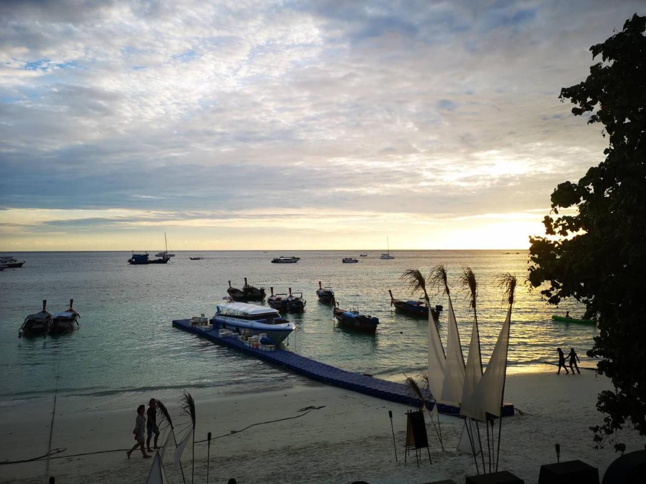 Charming Lipe Beach Resort Eksteriør bilde